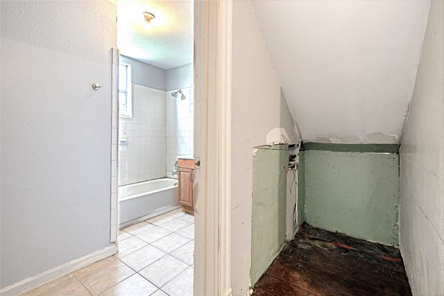 2457 Glenfield Avenue, Dallas, TX 75233