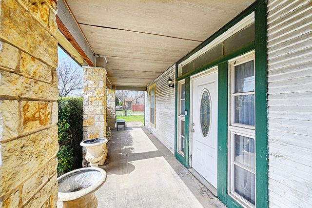 2457 Glenfield Avenue, Dallas, TX 75233