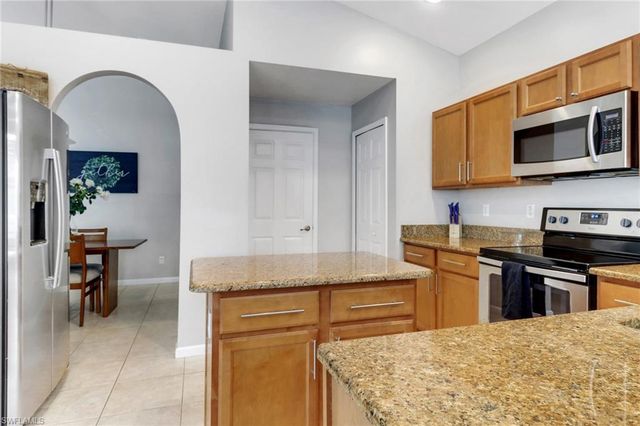6773 Southern Oak CT, Naples, FL 34109