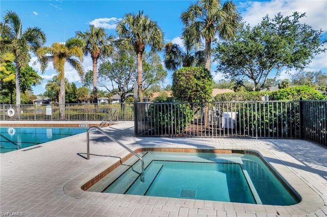 6773 Southern Oak CT, Naples, FL 34109