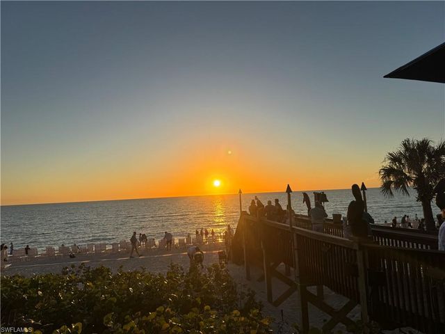 6773 Southern Oak CT, Naples, FL 34109