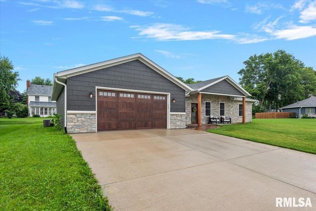 55 Durbin Terrace, Chatham, IL 62629