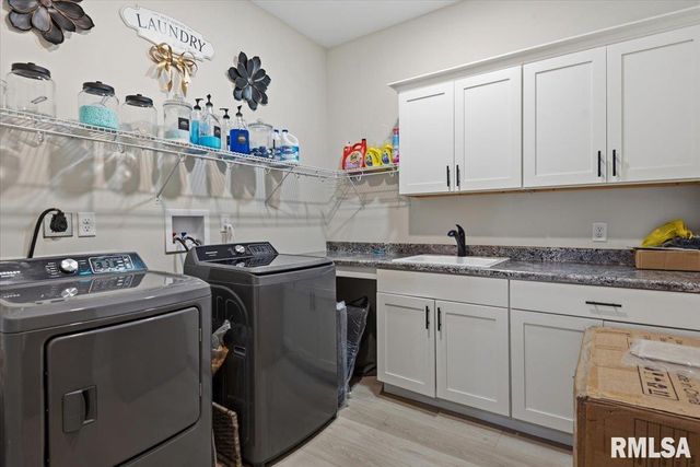55 Durbin Terrace, Chatham, IL 62629