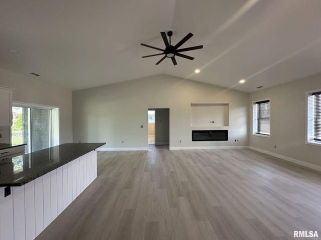 55 Durbin Terrace, Chatham, IL 62629