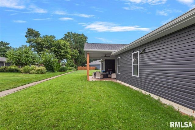 55 Durbin Terrace, Chatham, IL 62629