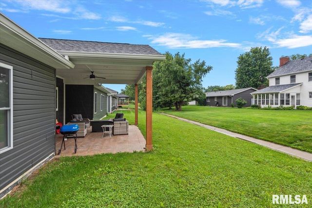 55 Durbin Terrace, Chatham, IL 62629