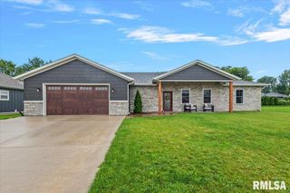 55 Durbin Terrace, Chatham, IL 62629