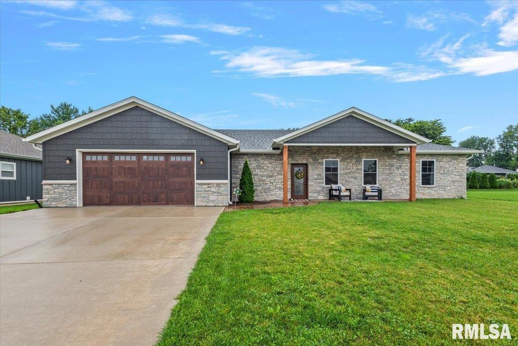 55 Durbin Terrace, Chatham, IL 62629