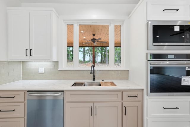 81 Elcano Drive, Hot Springs Village, AR 71909