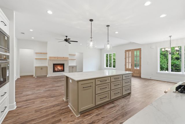 81 Elcano Drive, Hot Springs Village, AR 71909