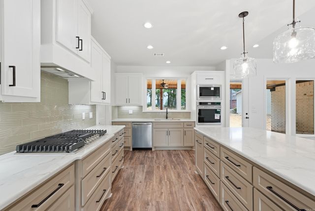 81 Elcano Drive, Hot Springs Village, AR 71909