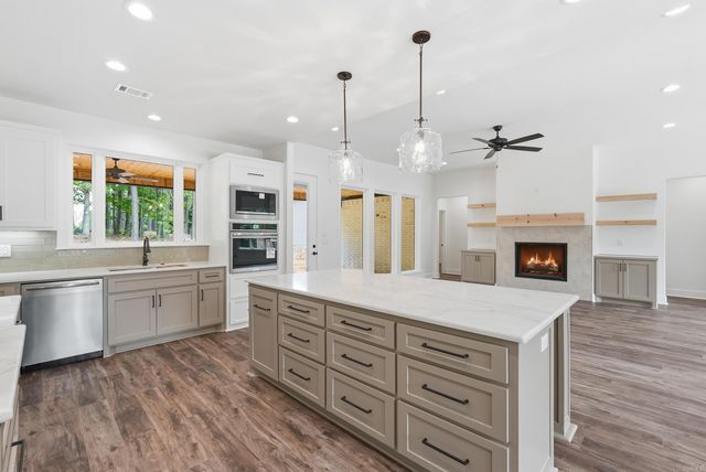 81 Elcano Drive, Hot Springs Village, AR 71909