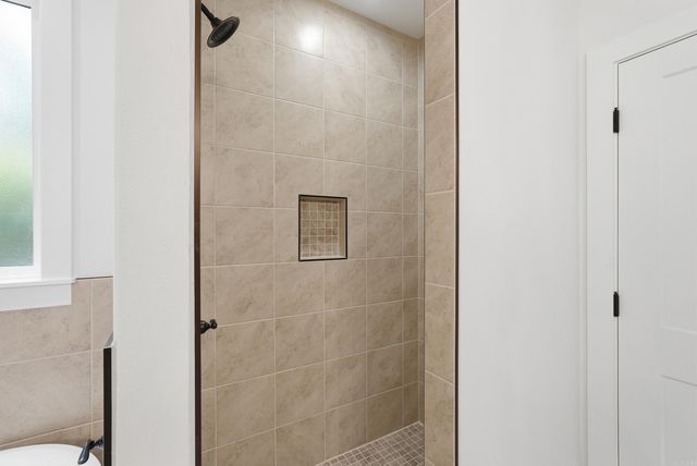 81 Elcano Drive, Hot Springs Village, AR 71909