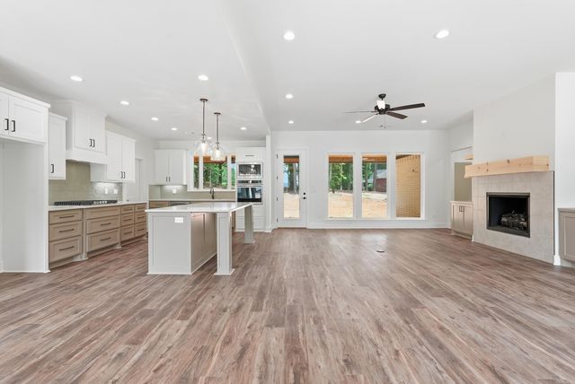 81 Elcano Drive, Hot Springs Village, AR 71909