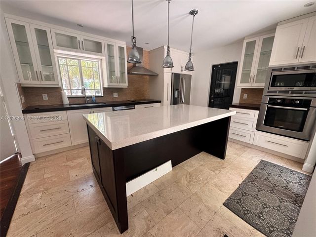 5930 SW 80th St 5930, South Miami, FL 33143