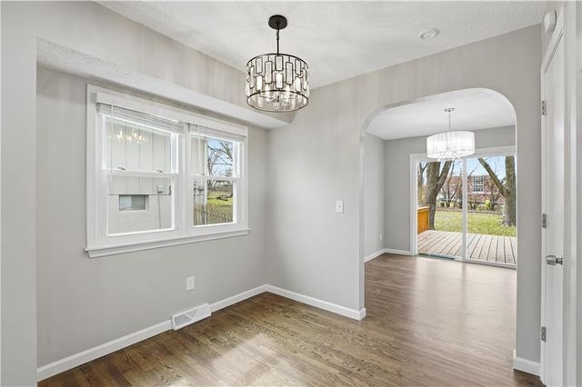 1202 SW Walnut Street, Lee's Summit, MO 64081