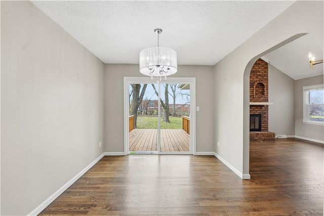 1202 SW Walnut Street, Lee's Summit, MO 64081