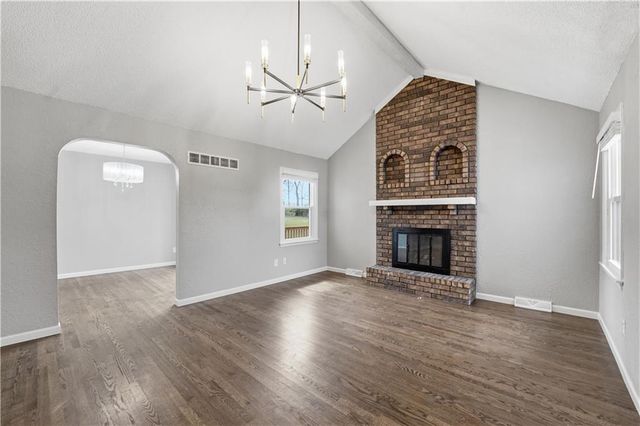 1202 SW Walnut Street, Lee's Summit, MO 64081