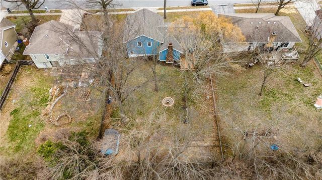 1202 SW Walnut Street, Lee's Summit, MO 64081