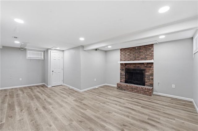 1202 SW Walnut Street, Lee's Summit, MO 64081