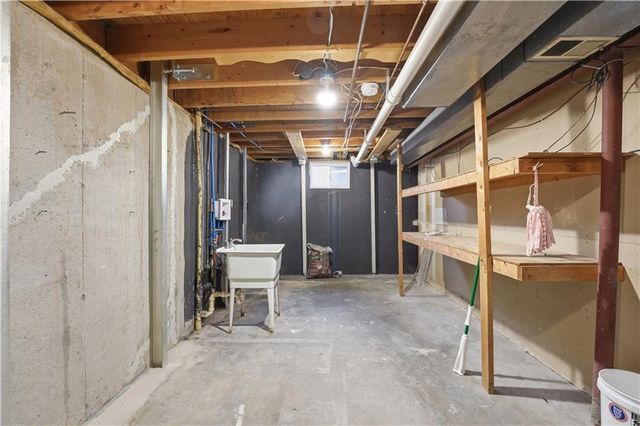 1202 SW Walnut Street, Lee's Summit, MO 64081