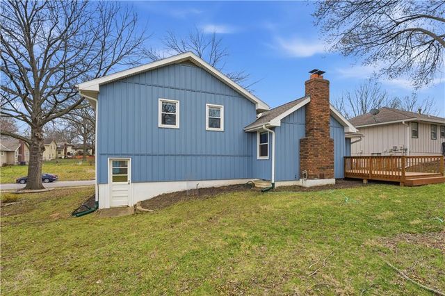 1202 SW Walnut Street, Lee's Summit, MO 64081