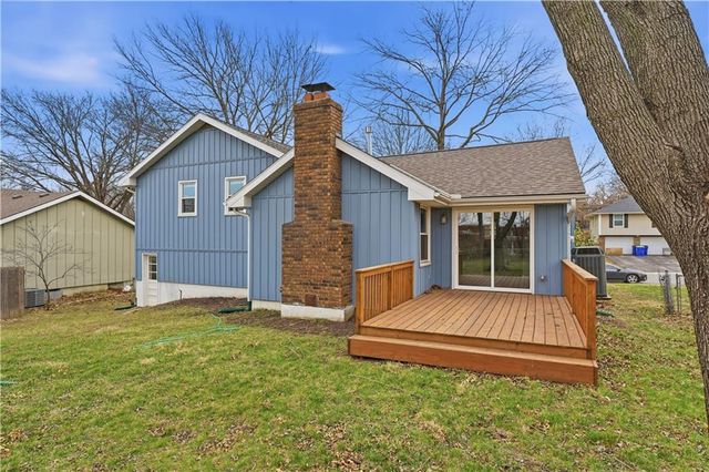 1202 SW Walnut Street, Lee's Summit, MO 64081