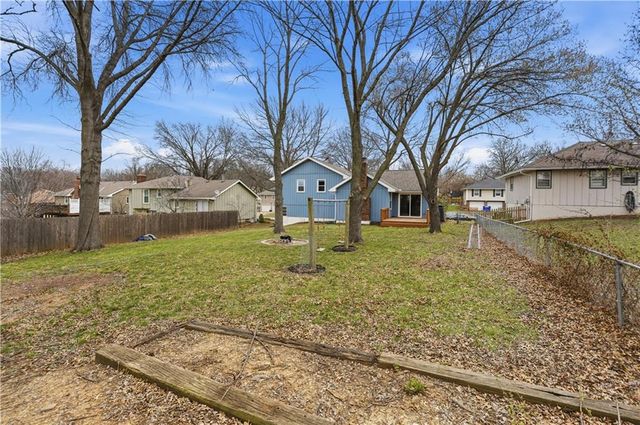 1202 SW Walnut Street, Lee's Summit, MO 64081