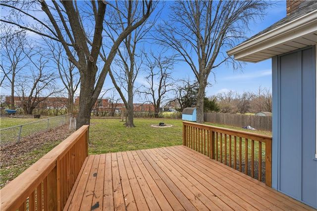 1202 SW Walnut Street, Lee's Summit, MO 64081