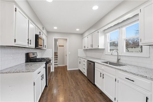 1202 SW Walnut Street, Lee's Summit, MO 64081