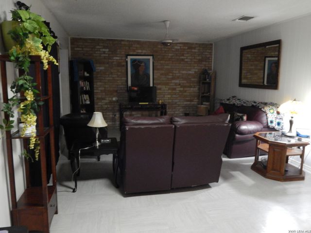 923 Eikel, New Braunfels, TX 78130