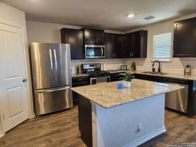 939 Brown Thrasher, San Antonio, TX 78253