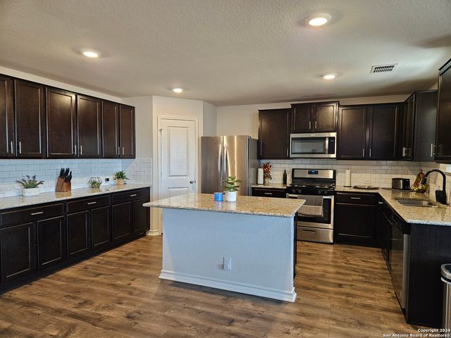 939 Brown Thrasher, San Antonio, TX 78253