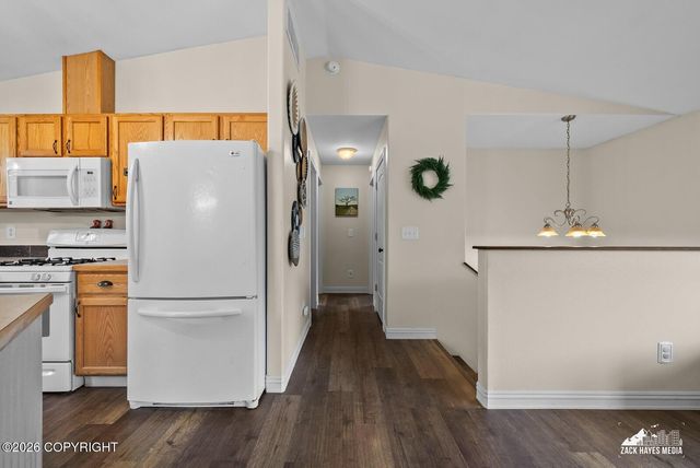2710 N Cottonwood Loop, Wasilla, AK 99654