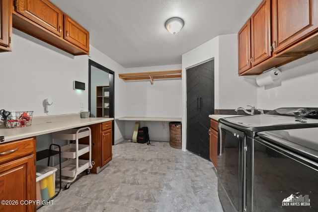 2710 N Cottonwood Loop, Wasilla, AK 99654