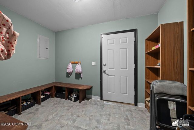 2710 N Cottonwood Loop, Wasilla, AK 99654