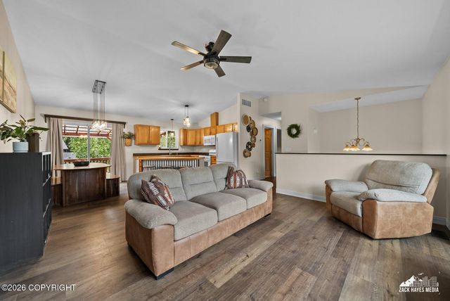 2710 N Cottonwood Loop, Wasilla, AK 99654