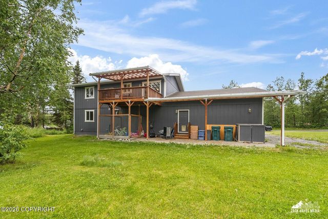 2710 N Cottonwood Loop, Wasilla, AK 99654