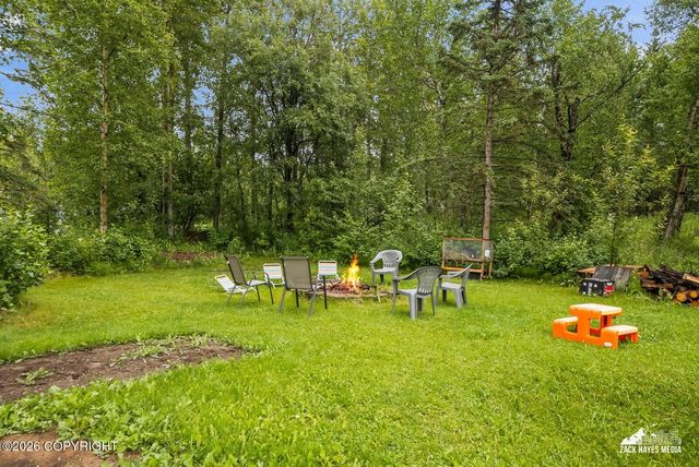2710 N Cottonwood Loop, Wasilla, AK 99654