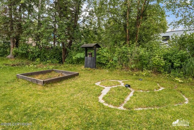 2710 N Cottonwood Loop, Wasilla, AK 99654