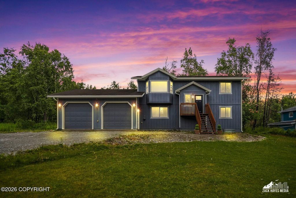 2710 N Cottonwood Loop, Wasilla, AK 99654