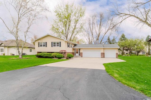 5154 VILLAGE ROAD, Butte Des Morts, WI 54927