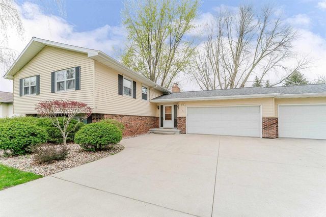 5154 VILLAGE ROAD, Butte Des Morts, WI 54927