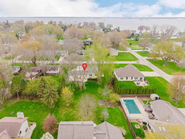 5154 VILLAGE ROAD, Butte Des Morts, WI 54927