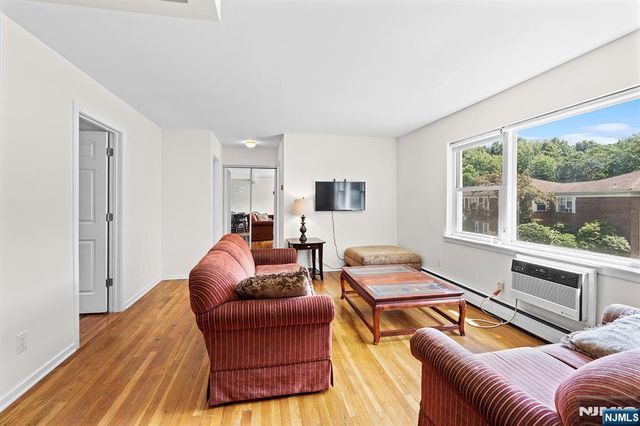 6 Rustic Circle C, Montvale, NJ 07645