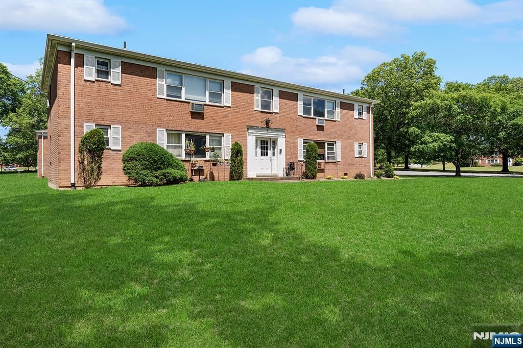 6 Rustic Circle C, Montvale, NJ 07645