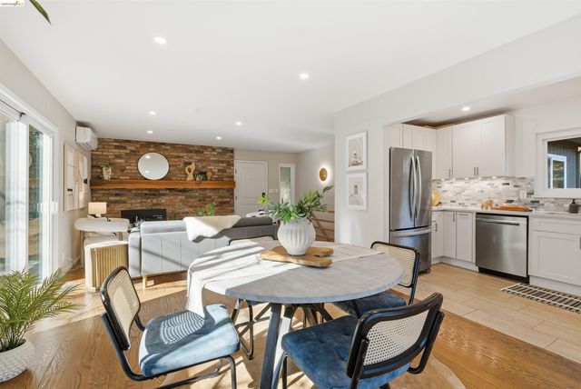 6416 Valley View Rd, Oakland, CA 94611