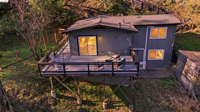 6416 Valley View Rd, Oakland, CA 94611