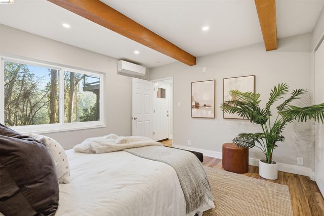 6416 Valley View Rd, Oakland, CA 94611