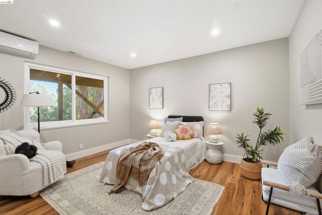 6416 Valley View Rd, Oakland, CA 94611